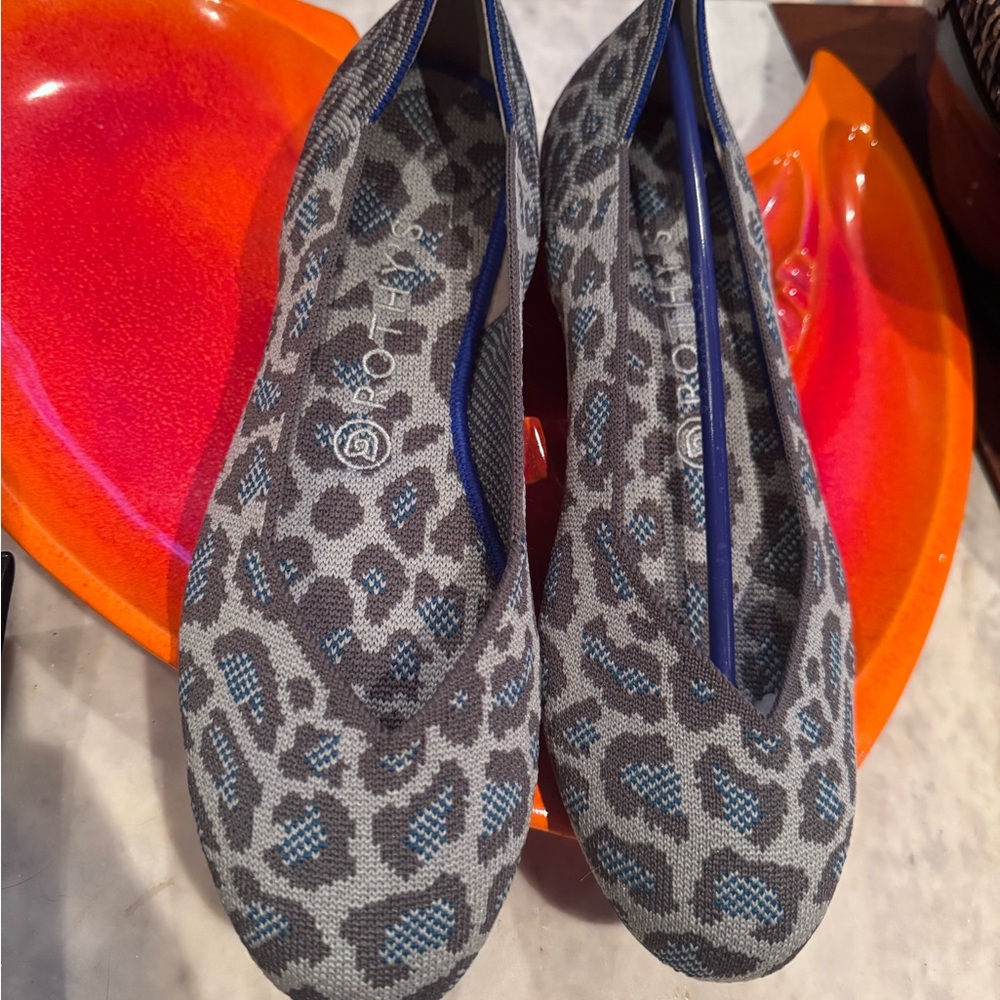Rothy’s  Gray Leopard Knit Ballet Flat with Blue Trim - Picture 3 of 5